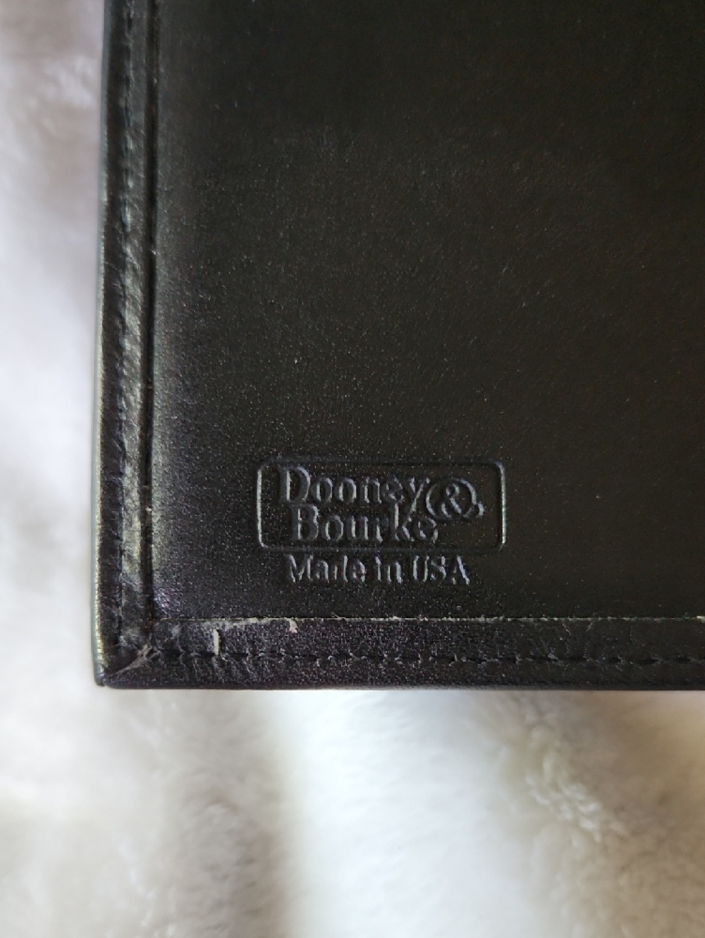 Classic Dooney & Bourke Black Leather Wallet - Picture 5 of 7